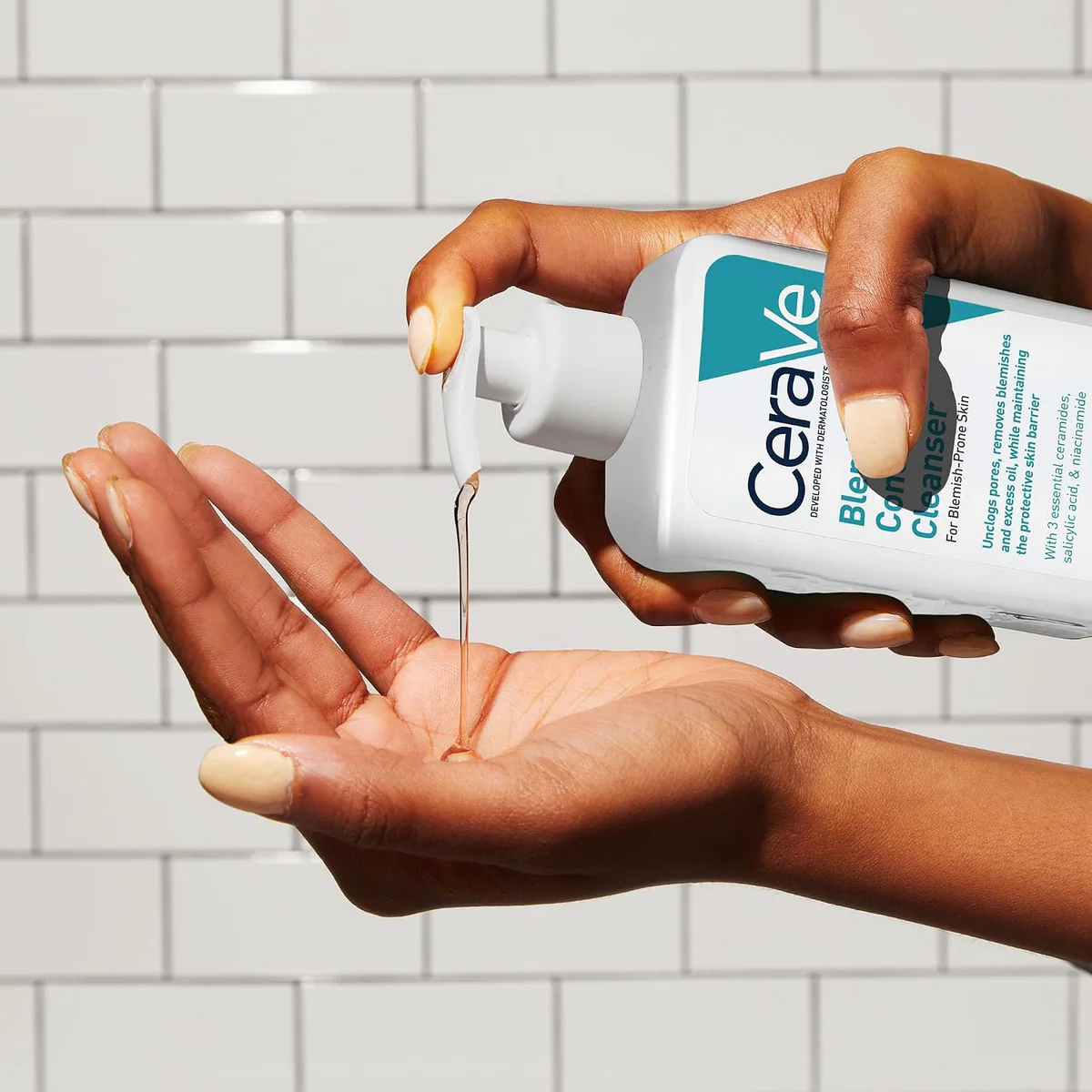 ژل شوینده سراوی CeraVe Blemish Control Cleanser با 2٪ سالیسیلیک اسید حجم 236 میلی‌لیتر؛ نمای تکمیلی 2