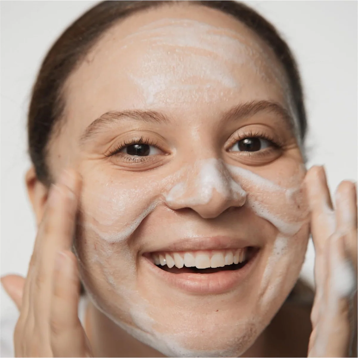 فوم شوینده کلینیک Clinique Acne Solutions Cleansing Foam حجم 125 میلی‌لیتر؛ نمای تکمیلی 8