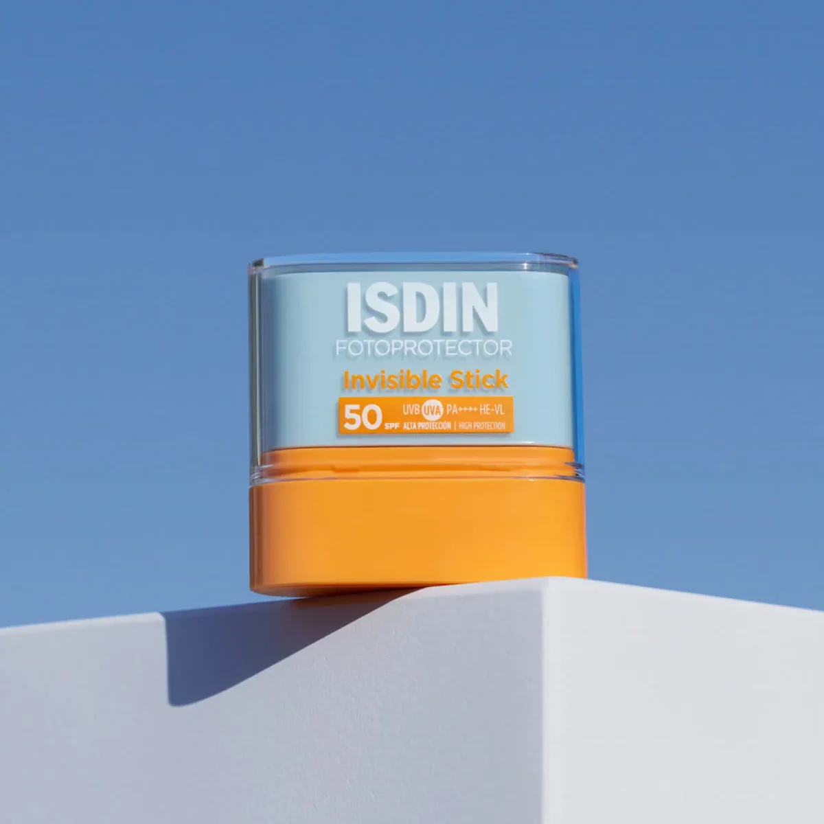 ضدآفتاب استیکی بی‌رنگ ایزدین ISDIN Invisible Stick SPF 50 وزن 10 گرم؛ نمای تکمیلی 2