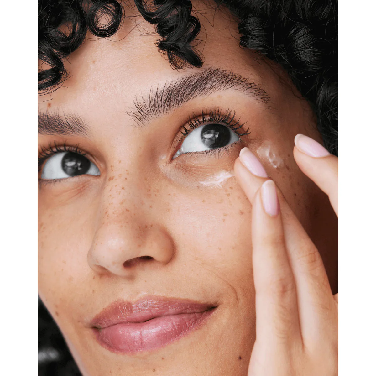 کرم دور چشم کلینیک Clinique All About Eyes حجم 15 میلی‌لیتر؛ نمای تکمیلی 3